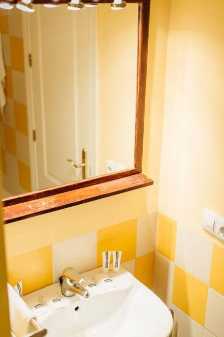 Precioso apartamento en el casco antiguo de Triana Sevilla Exterior foto